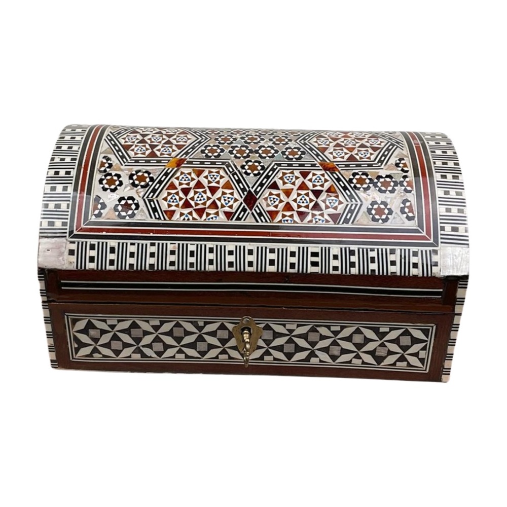 Egyptian Mother of Pearl Jewel Box with Lock and Key - Picture 3 of 15